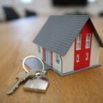 Kiedy iść do doradcy przed zakupem mieszkania? tierramallorca-build-a-house-4503738_1280